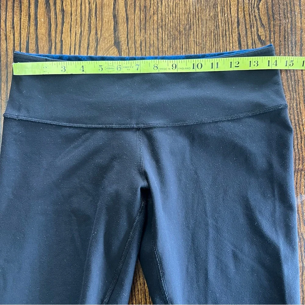Lululemon Reversible Cropped Leggings Women’s Size 8 Gym Running Workout Active
